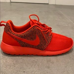 NIKE ROSHE RUN PREMIUM “SAFARI PACK”